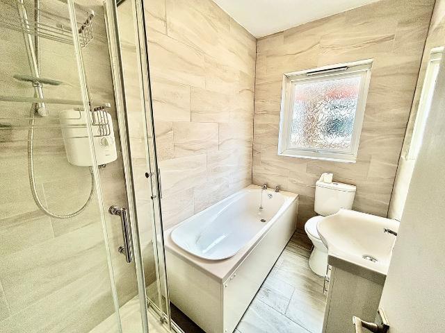 Brettenham Road, London E17, 3 bed flat to rent, £2,000 pcm | PrimeLocation