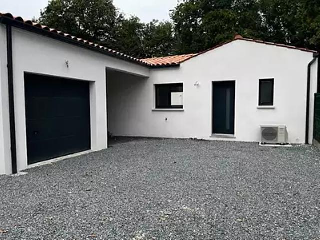 Breuillet 17920 Achat / Vente maison 4 pièces t4 au dernier étage parking