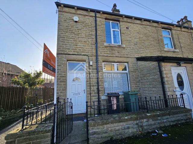 Brewery Lane, Dewsbury WF12, 2 bed terraced house to rent, £750 pcm | PrimeLocation