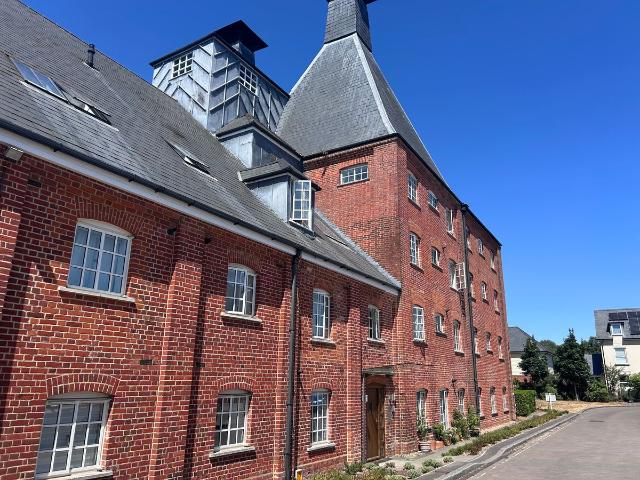 Brewery Lane, Romsey SO51, 1 bed flat to rent, £1,000 pcm | PrimeLocation