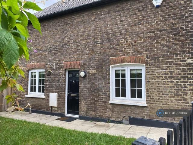 Brewery Lane, Twickenham, TW1 3 bed semi detached house to rent £2,550 pcm £588 pw