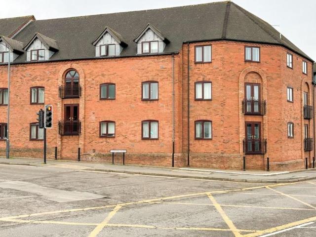 Brewery Street, Maltings Court Brewery Street CV37, 2 bed flat to rent, £1,025 pcm | PrimeLocation