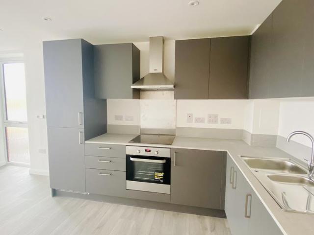 Brewers Square, Dartford DA1 2 bed flat to rent £1,850 pcm £427 pw