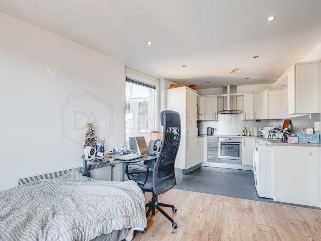 Brewhouse Yard, London EC1V, 2 bed flat to rent, £3,300 pcm | PrimeLocation