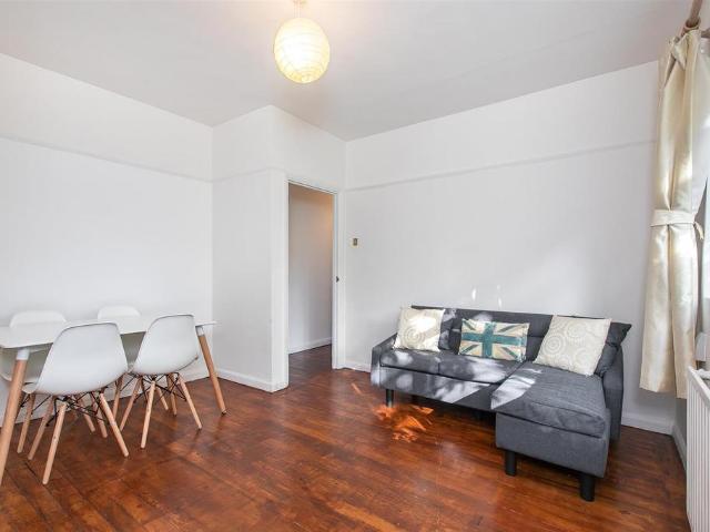 Brewster Gardens, North Kensington 2 bed apartment to rent £2,600 pcm £600 pw