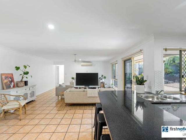 BREAK LEASE* 4 Bedroom family home in Buderim with pool