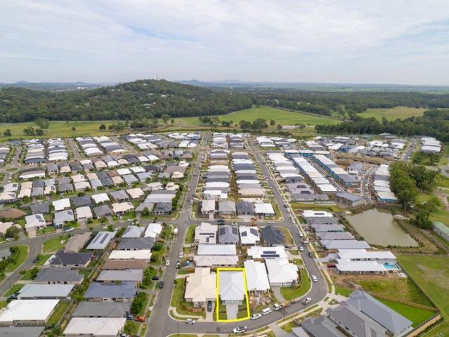 BREAK LEASE 2 MINS TO PIMPAMA CITY SHOPPING CENTRE VERY POPULAR ESTATE, GAS STOVE AND HOT WATER SAVE ON POWER BILLS