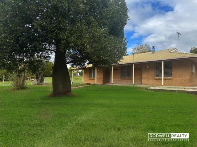 Break Lease 3 Bedroom Lowset Home on 8993m² Town Convenience with a Country Feel