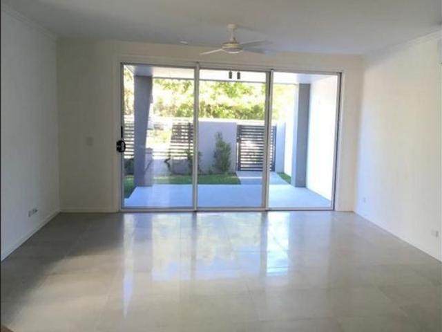 Break Lease Comfortable Three Bedroom Living in a Convenient Robina Location