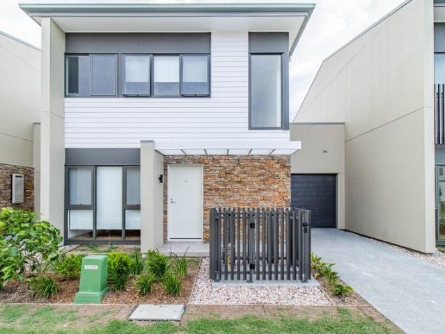 BREAK LEASE Contemporary Designer Townhouse In The Heart Of Hope Island