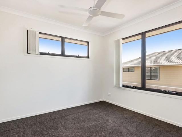 Break Lease $635 per week Current Lease Ends on 22/10/2026 Option to renew