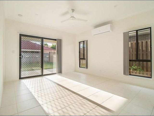 BREAK LEASE: Four Bedroom Home Prime Position Air Conditioned Coomera River