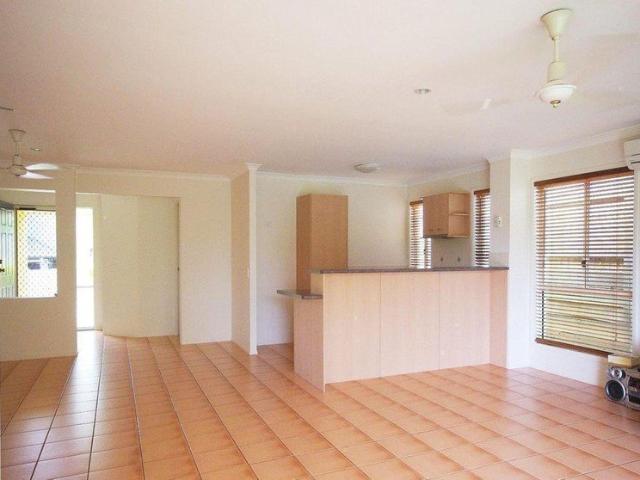 Break Lease in the Heart of Varsity Lakes