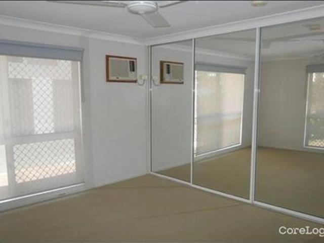 BREAK LEASE LARGE 4 BEDROOM HOUSE WITH POOL ! Available on 31/07/2026