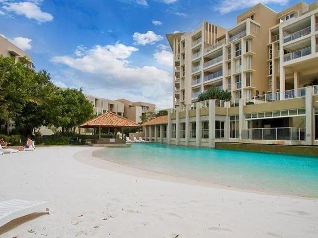Spacious 2 Bedroom 2 Bathroom Resort style Living