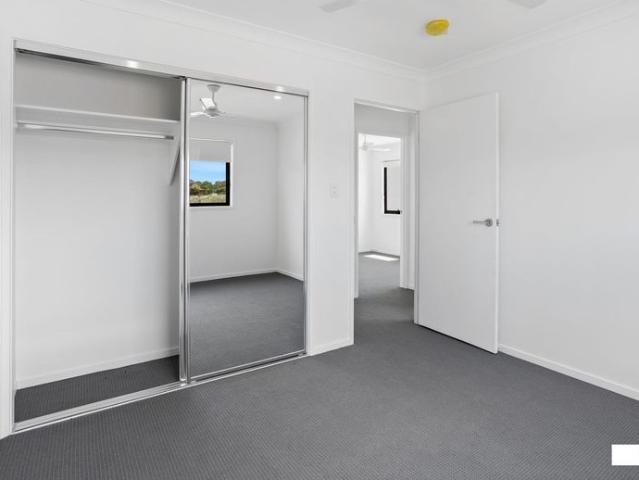 Break Lease* Modern 4bed townhouse, AC and pool 26/5 Kinsellas Rd West, Mango Hill