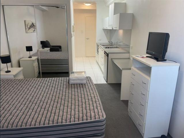 Break Lease Opportunity – Fully Furnished High Floor Studio Apartment