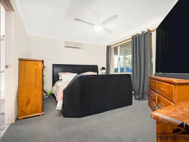 BREAK LEASE Spacious 4 Bedroom Family Home with Shed in Waggrakine!