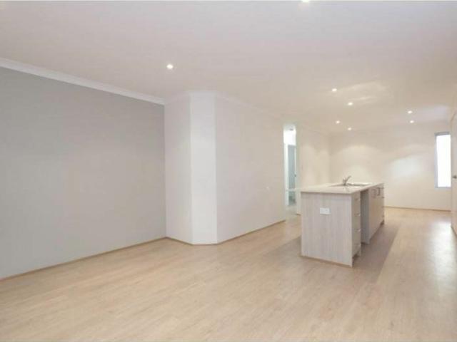 BREAK LEASE Spacious Family Home with Study & Alfresco Living