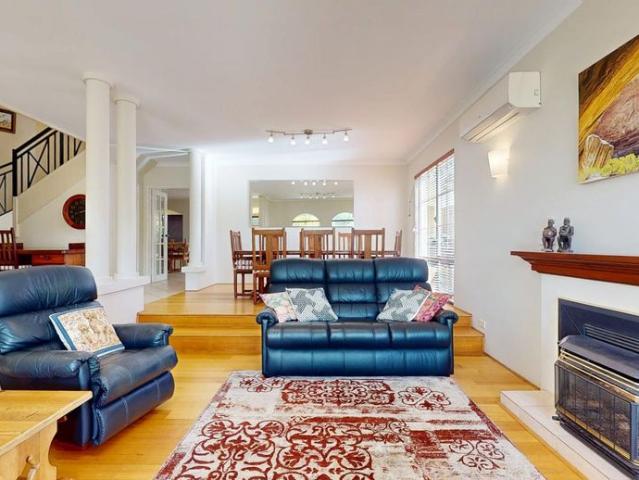 Breaklease 3 month lease available This Beautiful 5 Bedroom 4 bathroom two storey home has amazing golf course views