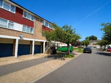 Breaks Road, Hatfield, Hertfordshire AL10, 5 bed shared accommodation to rent, £2,500 pcm | PrimeLocation