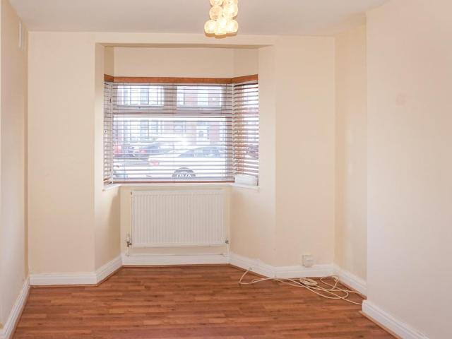 Breamore Road, Goodmayes IG3 1 bed flat to rent £1,450 pcm £335 pw