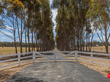 Breathtaking 20.43 acres of Prime Land