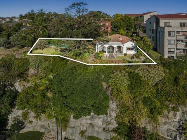 Breathtaking City Skyline Views on an Approx. 1,480sqm Landholding
