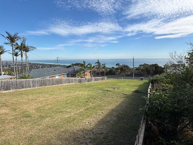 Breathtaking Bay Panorama: Enjoy 180 Degree Views Over Port Phillip