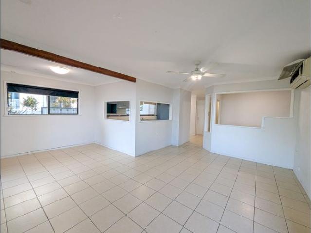 Breathtaking Bay Views & Unbeatable Lifestyle with new installed hybrid flooring & air conditioning