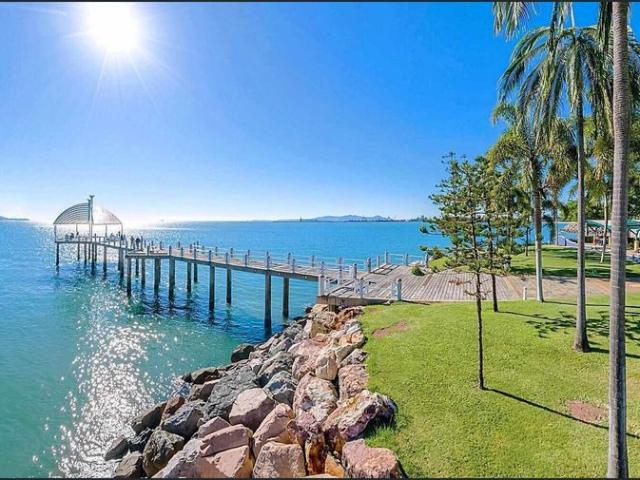 Stylish fully Furnished Self contained overlooking the water