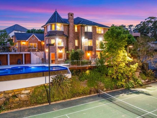 Breathtaking beauty in Murray Farm catchment with infinity pool and tennis court