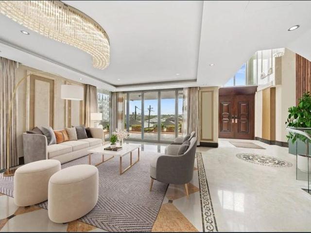 Breathtaking Harbour Views | Indoor Heated Pool | Sauna | Home Theatre | Games Room