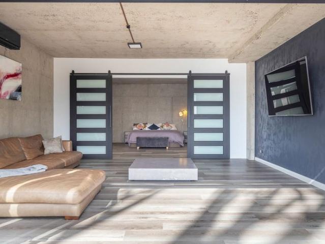 Breathtaking Ocean Views from Your Clifftop Retreat – 6 Month Lease