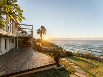 Breathtaking Ocean Vistas as Far as the Eye Can See