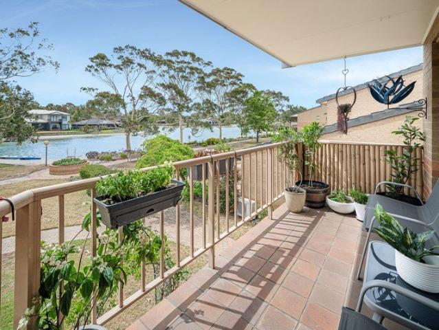 BREATHTAKING LAKE VIEWS | UNBEATABLE LIFESTYLE