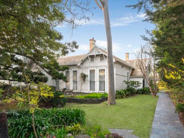 Breathtaking Studley Park Position on 1180sqm approx