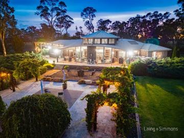 Breathtaking Property On The Edge Of Town That Might Just Have It All!