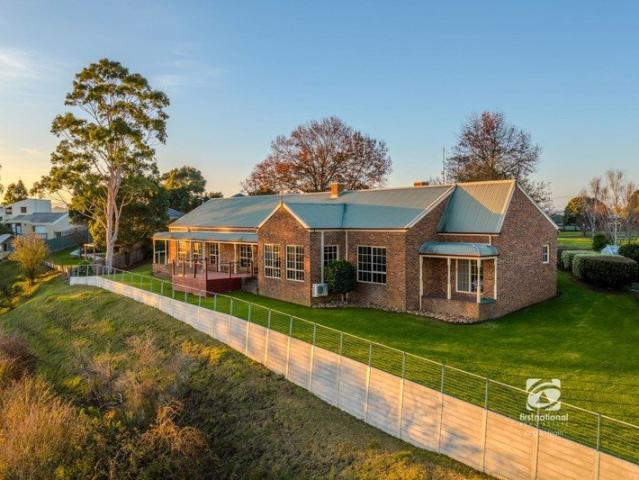 BREATHTAKING RURAL SURROUNDS