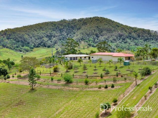 BREATHTAKING RURAL RETREAT STUNNING VIEWS, MODERN LIVING & ENDLESS POTENTIAL!