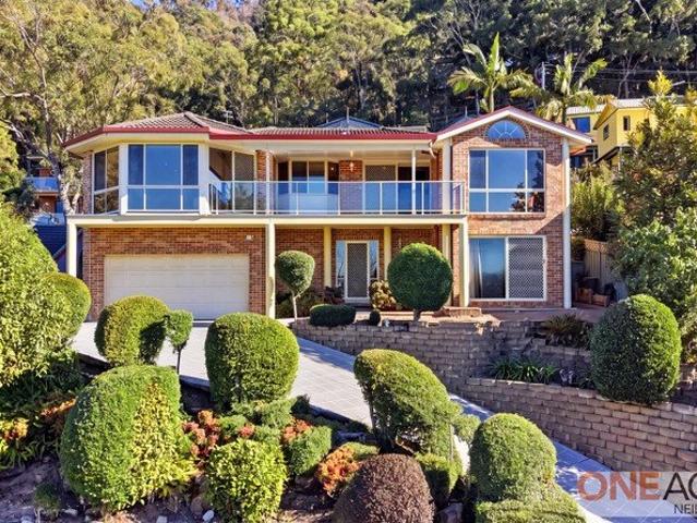Breathtaking Water Views with Potential Rental Return of $900p/w