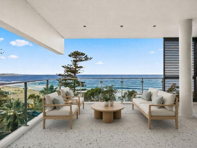 Breathtaking waterfront lifestyle