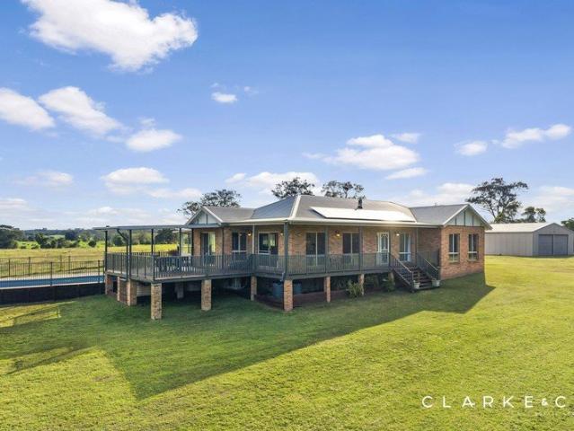 BREATHTAKING VIEWS AND A RURAL LIFESTYLE OF SCALE!