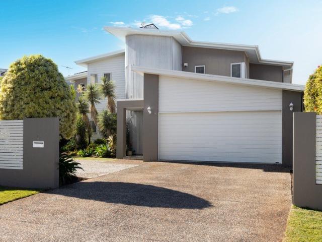 BREATHTAKING VIEWS ACROSS MORETON BAY
