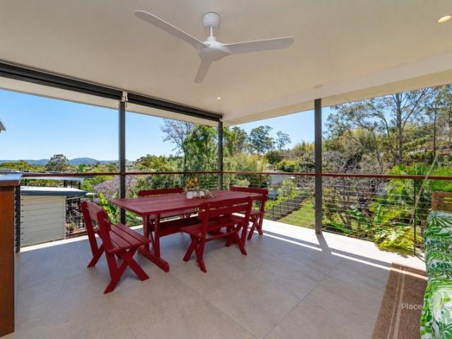 Breathtaking Views & Genuine Dual Living on 855sqm