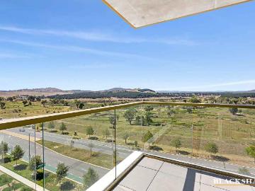 Breathtaking views from prime North East Sub Penthouse