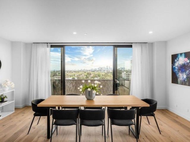 Breath taking Views of the City Skyline with Stunning Proportions