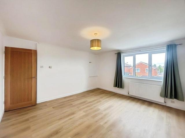 Brecknell Rise, Kidderminster. 2 bed flat to rent £850 pcm £196 pw