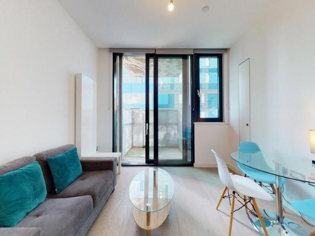 Brecknock Road, London N19 Studio to rent £1,695 pcm £391 pw