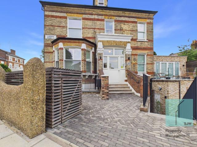 Brecknock Road, London N19, 1 bed flat to rent, £2,300 pcm | PrimeLocation